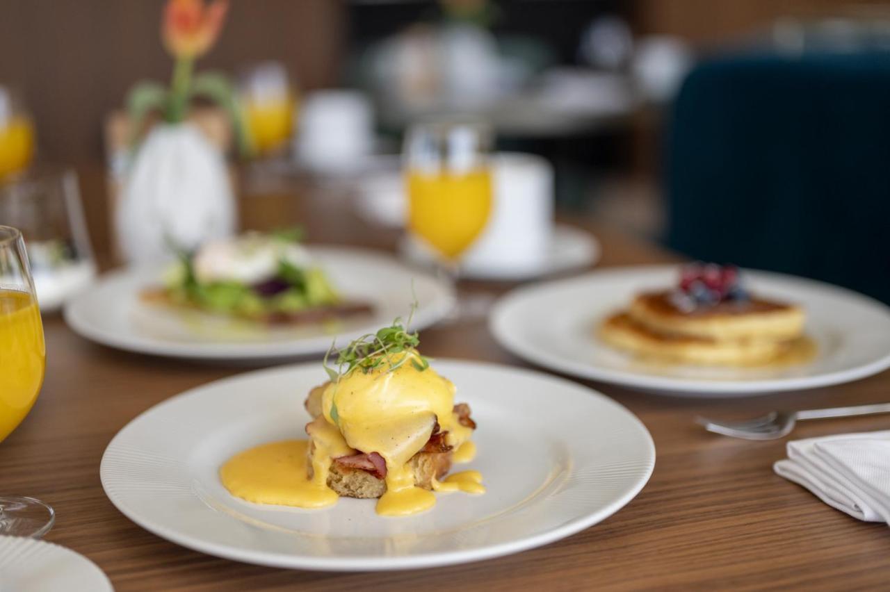Renaissance Porto Lapa Hotel Exteriör bild Eggs Benedict